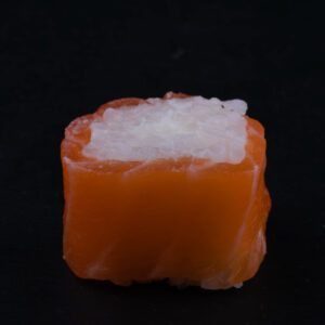 Salmon Roll X 6